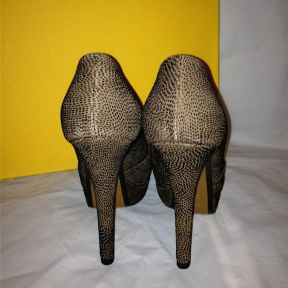 FENDI Deco Textured Suede Peep Toe Bow Platform Pumps Shoes Heels - Picture 8 of 10